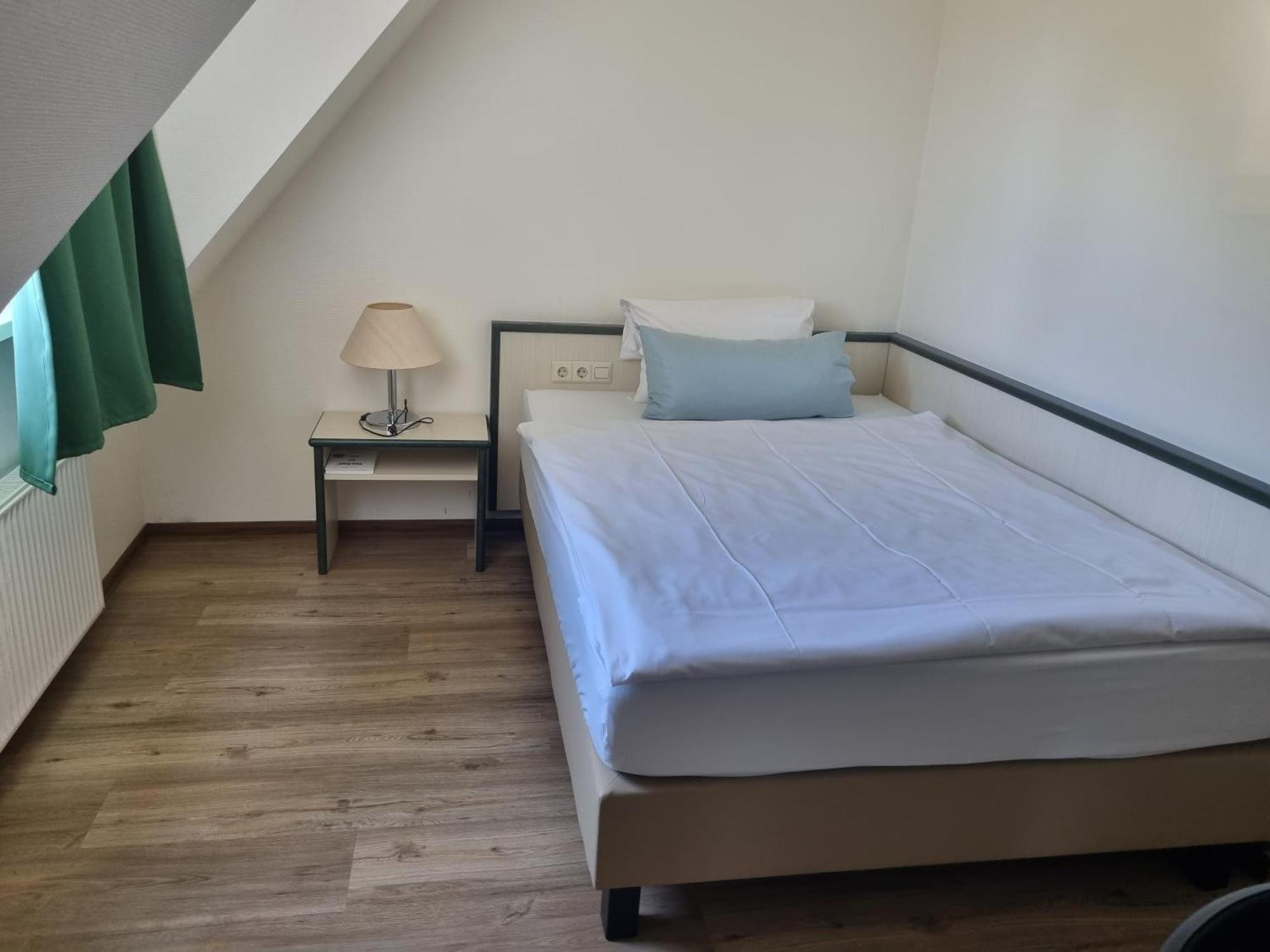 Sportpark Hotel Isernhagen Bagian luar foto